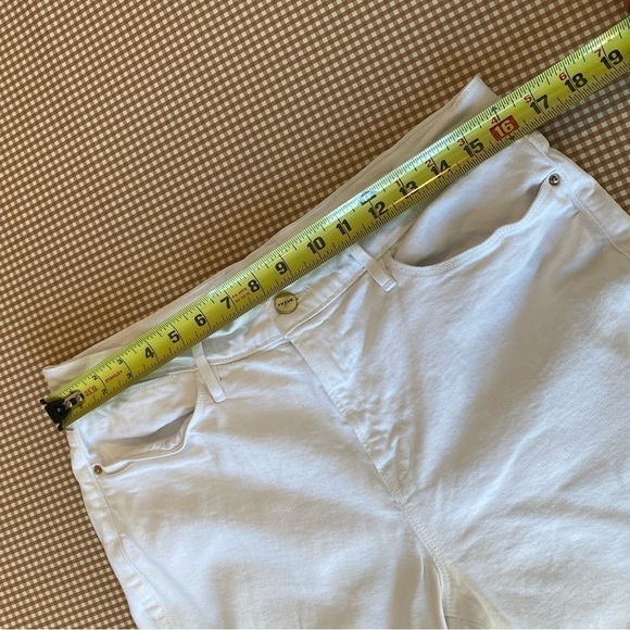 FRAME Le High Straight Blanc white jeans raw hem. Size 32 - Picture 12 of 16